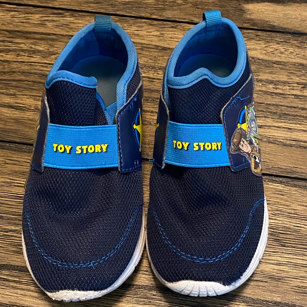 Boys Toy Story sneakers.  Size 11